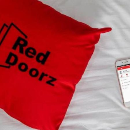 RedDoorz Syariah near Grand Kota Bintang Hotel Bekasi Bagian luar foto